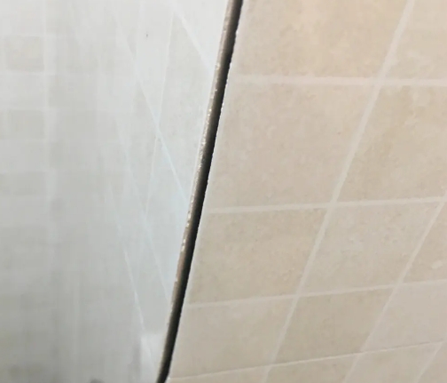 达川瓷砖空鼓维修公司分享阳台瓷砖脱落的修复过程可以分为以下几个步骤